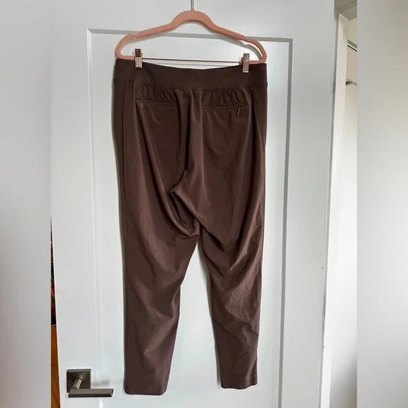 Athleta Brooklyn Ankle Pants in Taupe Size 12